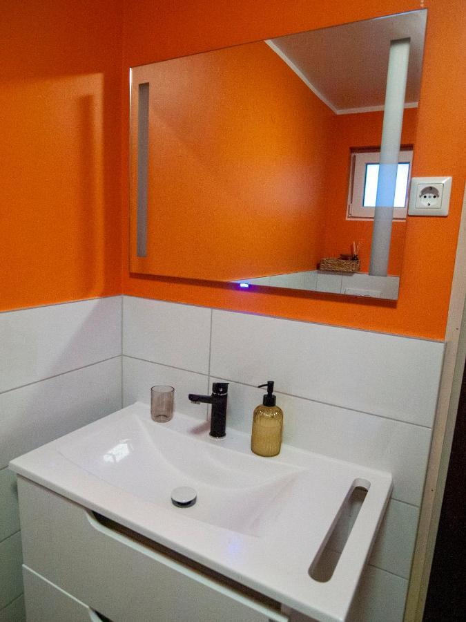 Holiday House Zarja - With Sauna And Hot Tub Bizeljsko Екстериор снимка
